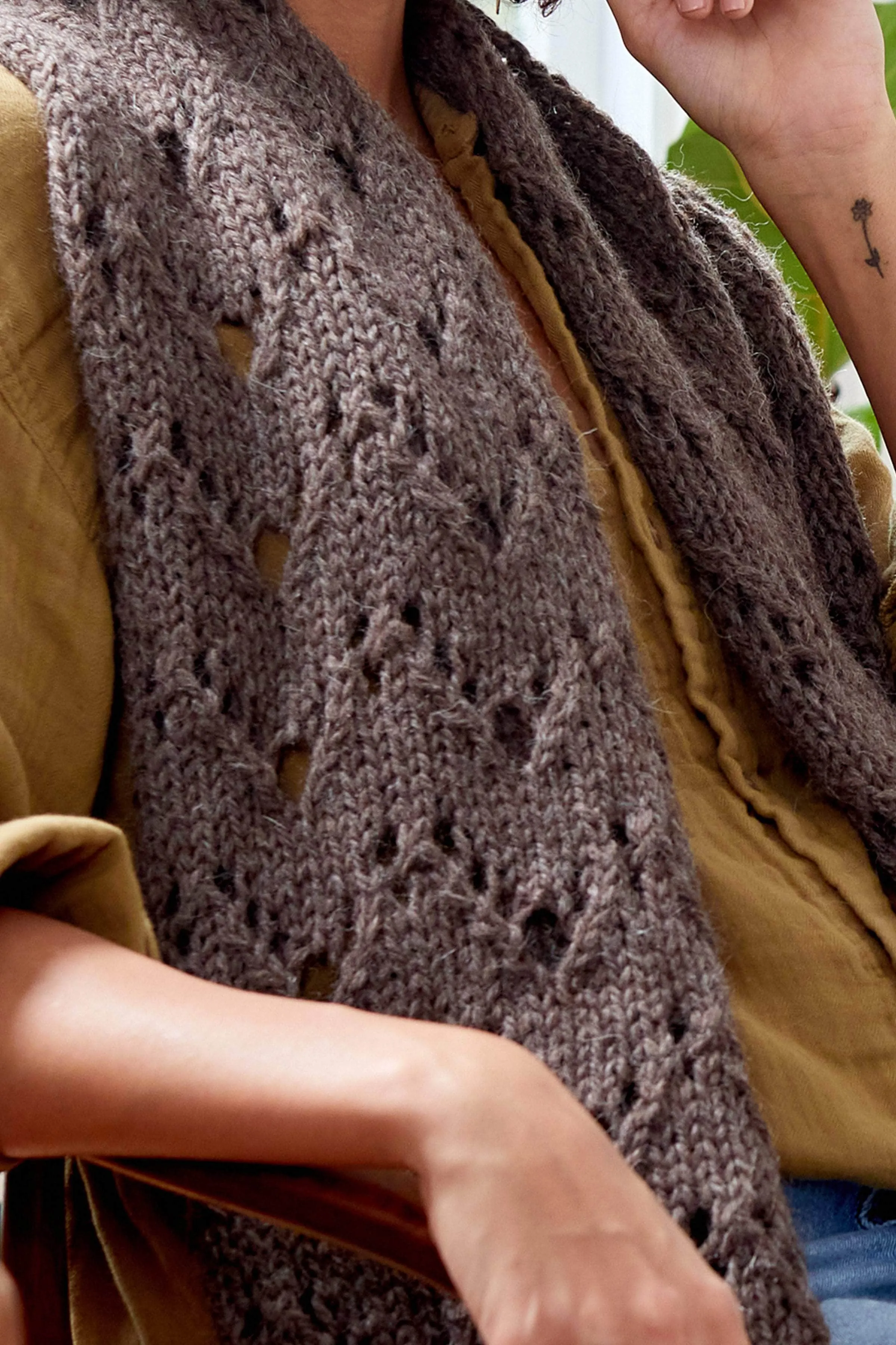Waving Lace Wrap